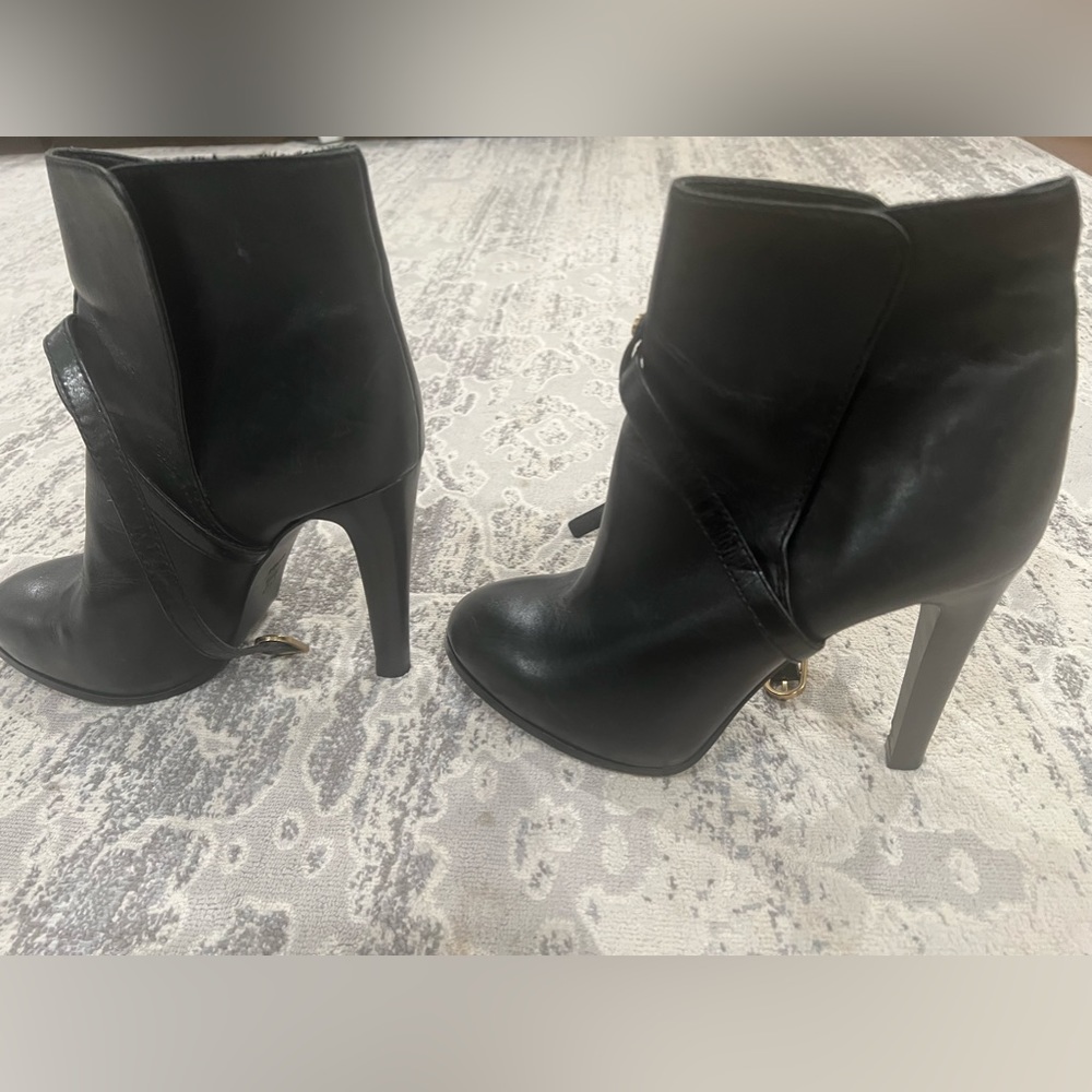 Authentic Tory Burch Boot - high heel great condition size 10.5 - worn twice